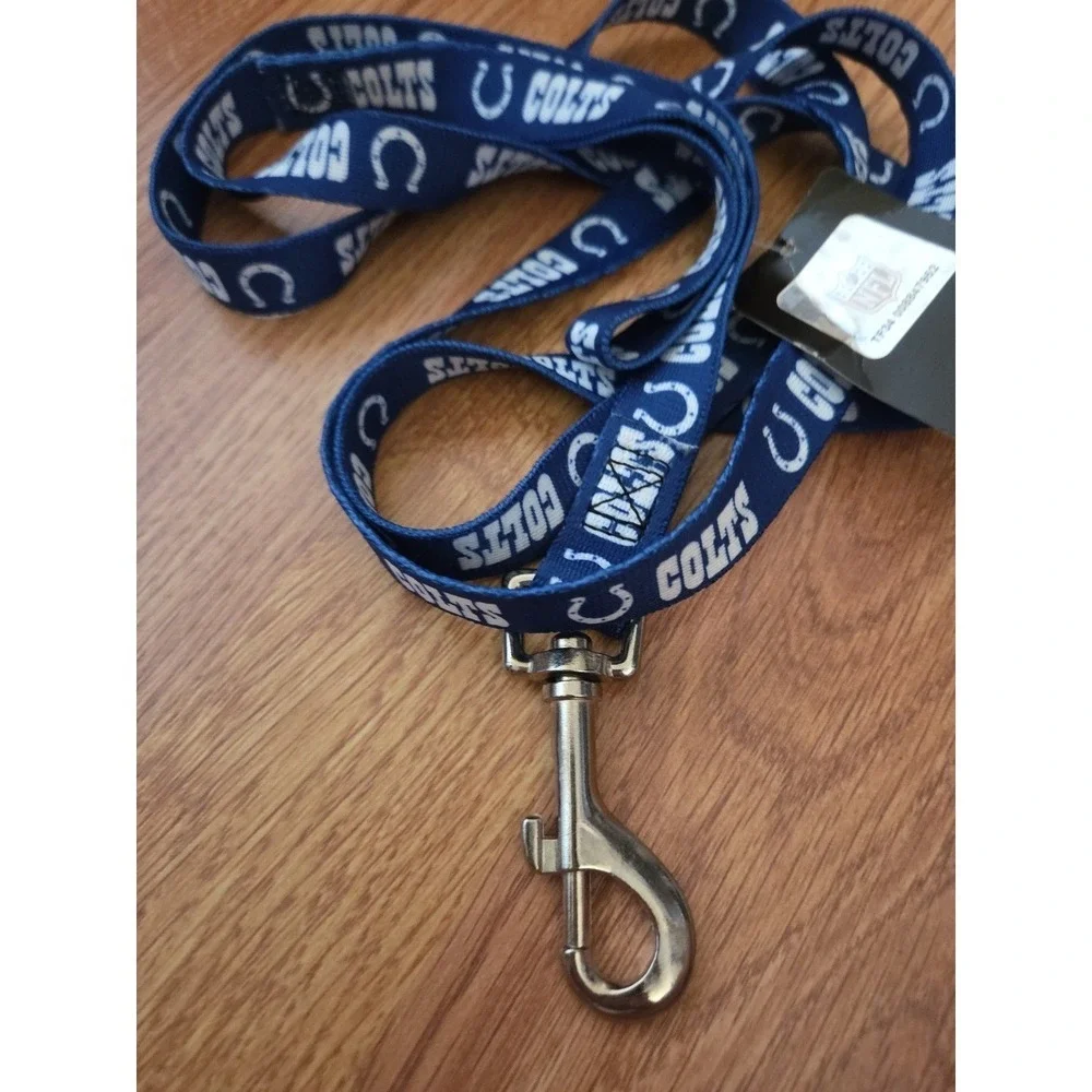 NFL Indianapolis Colts Dog Leash Football Blue NWT Durable Metal Carabiner